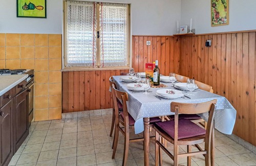 Vrznaveri Casa | Maravillosa casa de vacaciones con WIFI, A/C, TV, terraza, mascotas permitida y aparcamiento