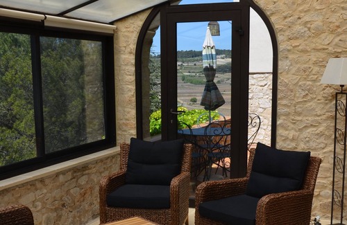 Methamis Casa | Hermosa villa en un pequeño pueblo idílico
