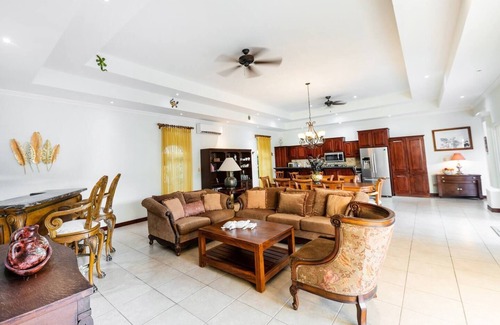 Bejuco Villa | This villa is a 4 bedroom(s), 4 bathrooms, located in Bejuco, Puntarenas Province.