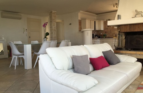 Cantaron Casa | ACERCA DE VILLA RENOVADA NIZA