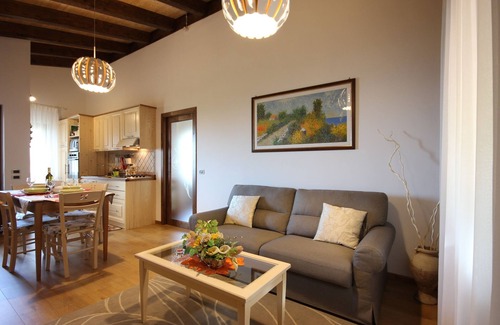 Laureana Cilento Apartamento | Villa Rosi - Apartamento de dos habitaciones con piscina