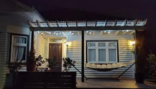 Woolston Villa | Beautiful villa near everything!
