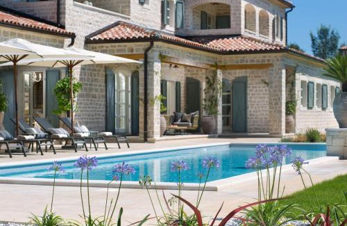 Korenici Villa | Beautiful Villa Nevia with private pool