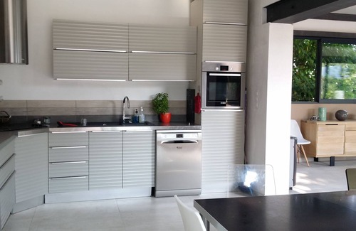 Les Trois Lucs Casa | Piscina VILLA HERMOSA, jacuzzi, tranquilo jardín elevado, en Marsella Puertas