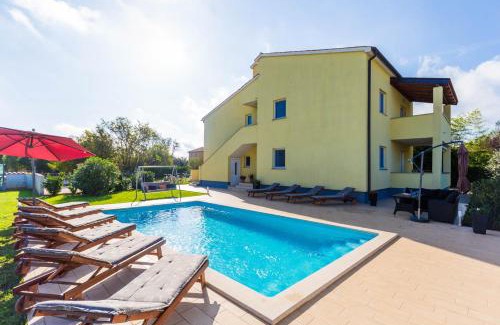 Valbandon Villa | Beautiful villa Rampic with private pool near the beach in Fazana