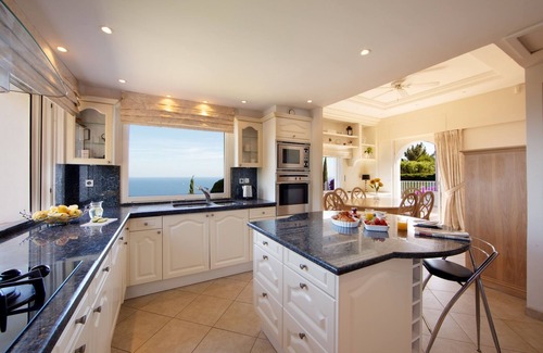 Espero-Pax Villa | Hermosa villa con vista al mar