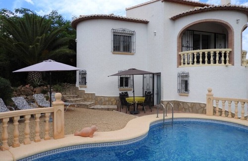 Pedreguer Casa | Hermosa villa con piscina privada y vista panorámica a 10 minutos del mar.