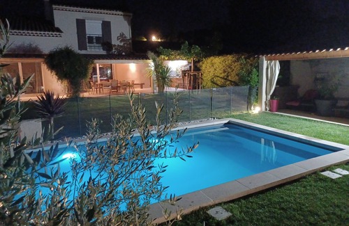 La Barben Villa | Beautiful villa with pool in Provence