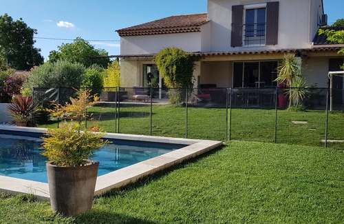 La Barben Villa | Beautiful villa with pool in Provence