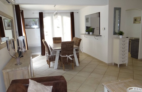 Pont Royal Villa | GOLF DE PONT REAL HERMOSA PISCINA CLIMATIZADA CON AIRE ACONDICIONADO CERCA DEL LAGO