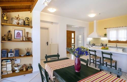 Prines Villa | Hermosa villa con jardín y gran piscina, piscina infantil separada