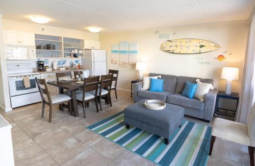 Waikiki Apartamento | Beautiful Waikiki Banyan Mountain View Condo with Full Kitchen, Ample Sleeping and Free Parking (21207)