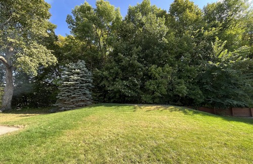 Faribault Casa | Beautiful walk out rambler on Fox Lake, great for year round use