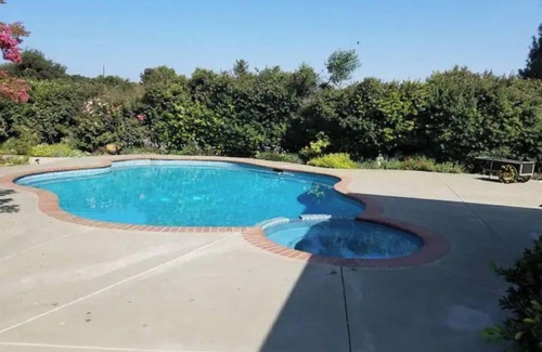 San Martin Casa | Beautiful, warm, and cozy room on a country acre