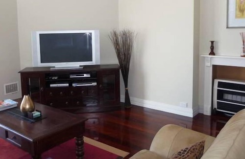 Beaconsfield Casa | Beautiful Waterford house