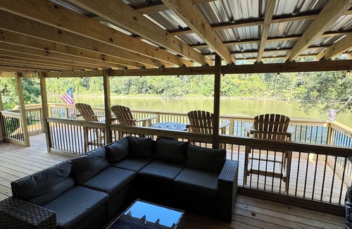 Modeste Casa | Beautiful Waterfront Camp
