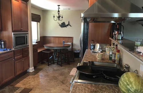 Canyon Lake Casa | Hermosa casa frente al mar con muelle en Canyon Lake, Ca.