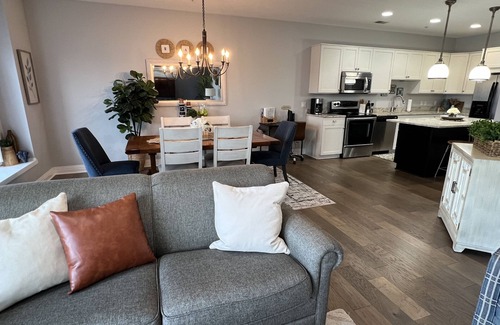 Spring Lake Condominio | Beautiful Waterfront Condo with pool access. Spring Lake - Grand Haven area