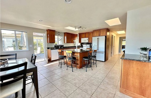 La Conner Casa | Beautiful Waterfront home right on the Swinomish Channel