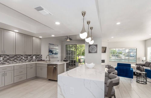 Harbor Point Villa | Beautiful Waterfront Villa in Gilbert