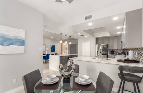 Harbor Point Villa | Beautiful Waterfront Villa in Gilbert