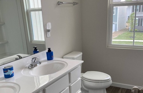 Amherst Casa | Beautiful well kept new build home