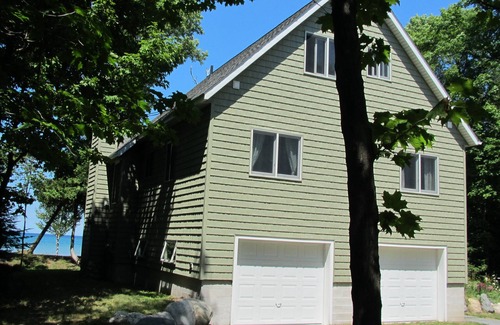 Beaver Island Cabaña | Beautiful, well maintained home on Lake Michigan at Indian Point!