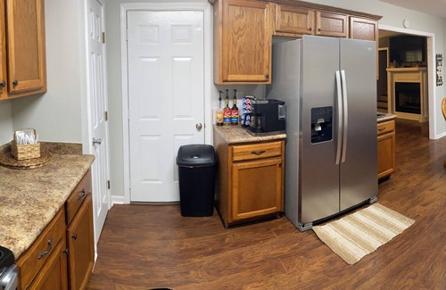 Sardis Casa | Beautiful wooded home. Close to Sardis Lake, Batesville, Oxford, and Southaven