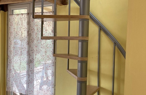 Bazens Casa | Beautiful wooden clad gite with many original features with hot tub