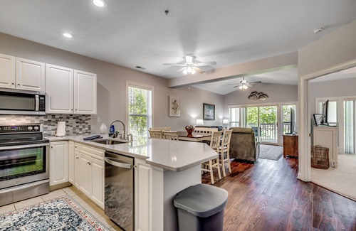 Carolina Forest Condominio | Beautiful World Tour 3B3Ba Condo on 12th Hole. Pool Access. Close to Everything!