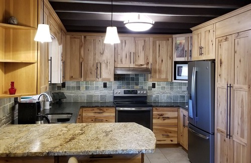 Harrietstown Casa | Hermosa casa Adirondack durante todo el año con privacidad, bañera de hidromasaje y vistas impresionantes