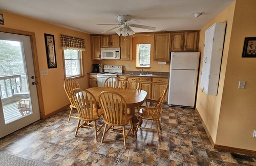 Litchfield Casa | Beautiful Year-Round Lakefront Home