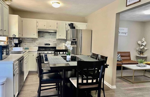 Belvidere Casa | Beautiful10-Person Home Game Room Pet Friendly