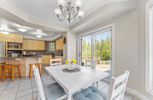 South Bruce Peninsula Villa | Beautifull Sauble Falls Villia minutes to the beach
