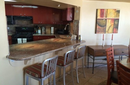 Rosarito Villa | Villa de 2 dormitorios bellamente decorada, enorme patio con vista al mar, seguridad 24/7.