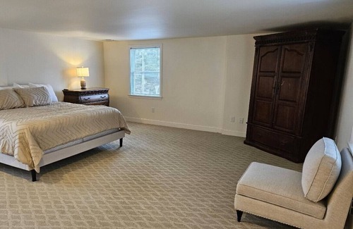Brownstown Apartamento | Beautifully-Appointed New Apartment with Homey Feel in Brownstown PA!