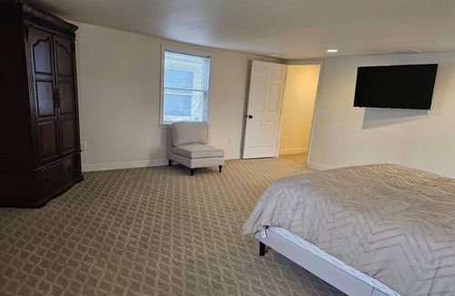 Brownstown Apartamento | Beautifully-Appointed New Apartment with Homey Feel in Brownstown PA!