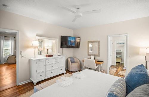 Saint Helena Island Casa | Beautifully appointed 3-Bed, 25-Bath Home, Great Location near Beach & Club