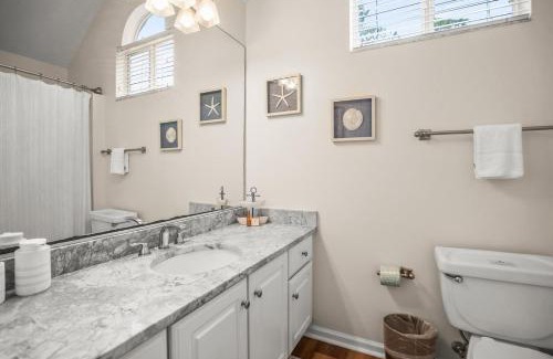 Saint Helena Island Casa | Beautifully appointed 3-Bed, 25-Bath Home, Great Location near Beach & Club
