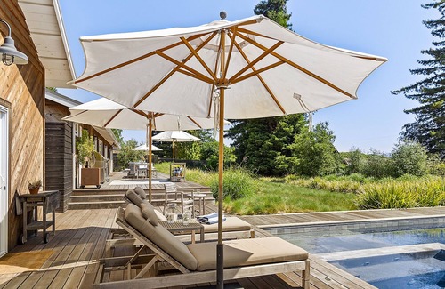 Freestone Villa | Retiro de Green Valley ~ ¡Lujo en el corazón de Sonoma Wine Country! Piscina y jacuzzi!