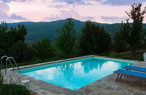Bivio Lugnano Villa | Casa de campo bellamente convertida sola en una colina toscana con impresionantes vistas