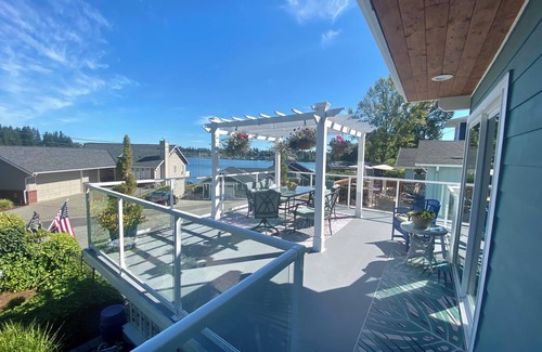 Silver Lake Casa | Beautifully decorated, furnished 3-story home w/upper & main decks w/viewsofLake