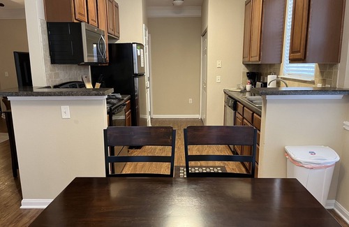 Provincetowne Apartamento | Beautifully decorated 2BR 2BA apartment home heart of Ballantyne