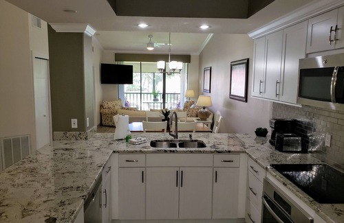 South Bradenton Condominio | Beautifully furnished condo
