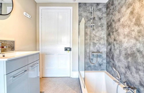 Pontrilas Casa | Beautifully Modern 2-Bed House