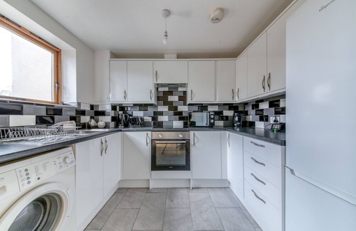 Bensham Manor Apartamento | Beautifully Presented 2 Bedroom, 2 Bathroom In Croydon With Parking