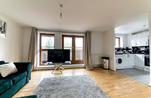 Bensham Manor Apartamento | Beautifully Presented 2 Bedroom, 2 Bathroom In Croydon With Parking
