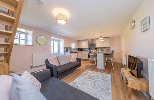 Llanerchymedd Cabaña | Beautifully renovated barn conversion set in the heart of the Anglesey countryside