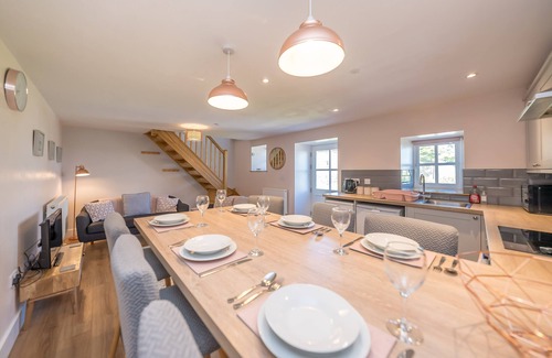 Llanerchymedd Cabaña | Beautifully renovated barn conversion set in the heart of the Anglesey countryside