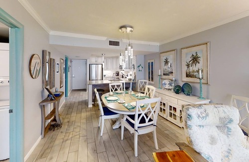 Thomas Drive Condominio | Sillas de playa incluidas Condominios bellamente renovados Servicio de playa 1er piso